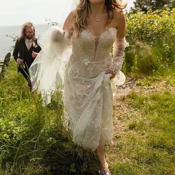 Madi Lane Janae bridal gown - Picture 8 of 10